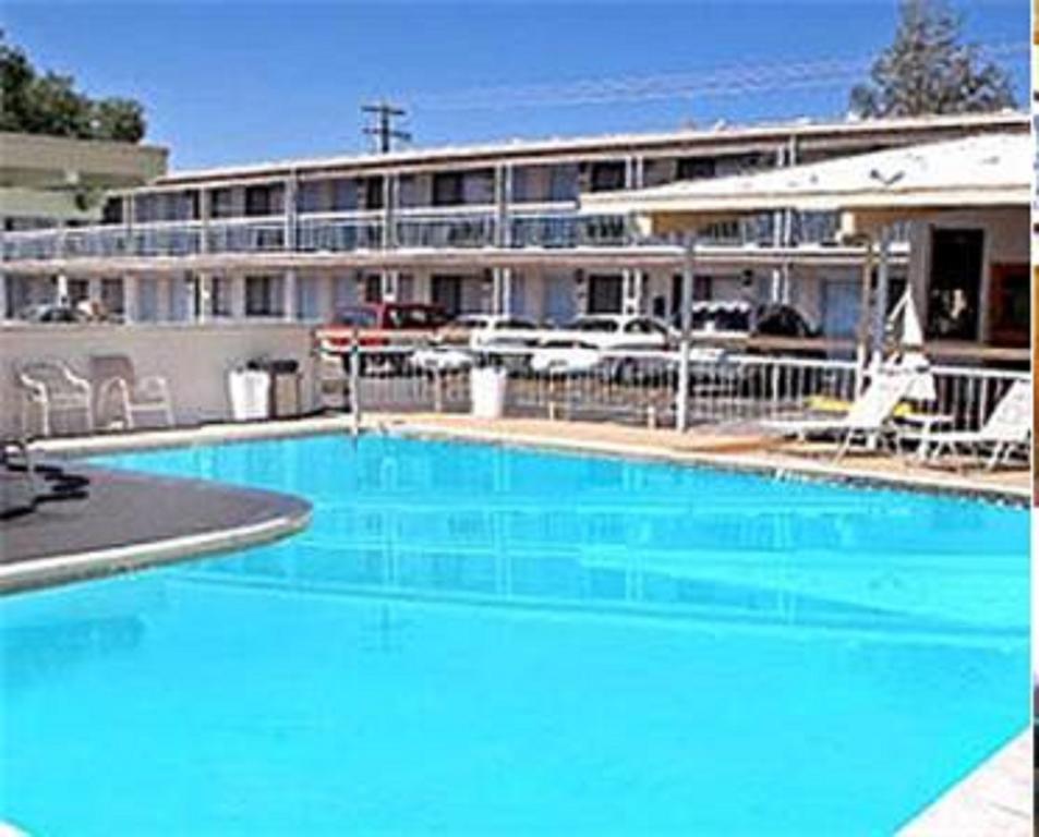 Winnemucca Holiday Motel エクステリア 写真