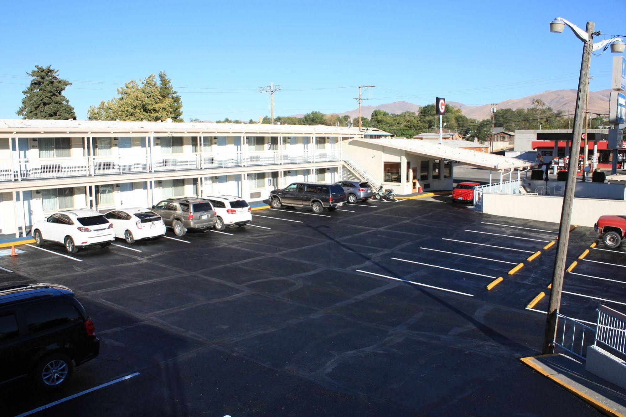 Winnemucca Holiday Motel エクステリア 写真