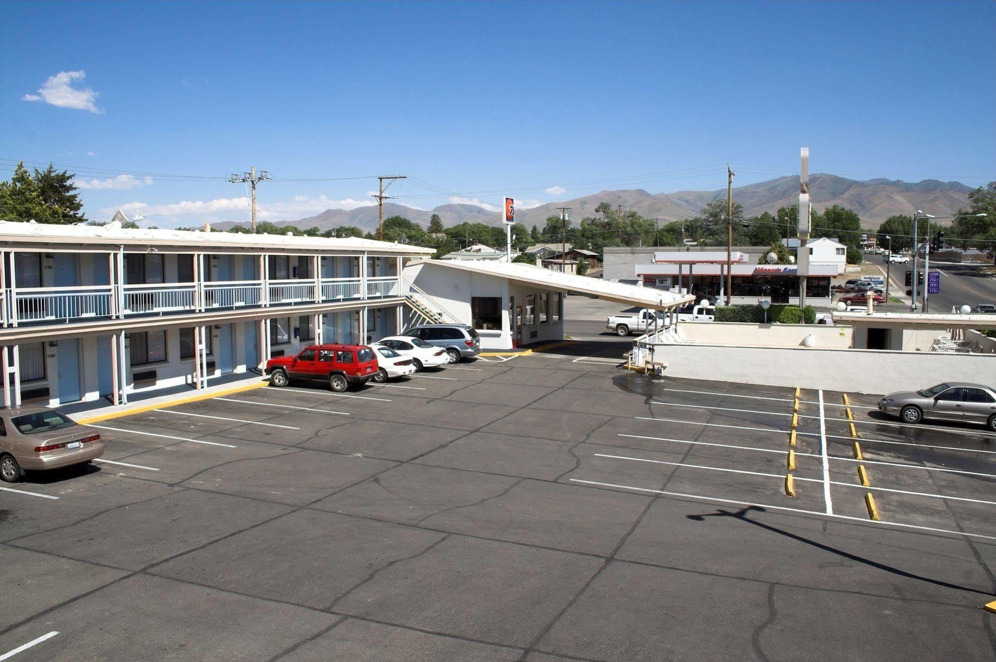 Winnemucca Holiday Motel エクステリア 写真