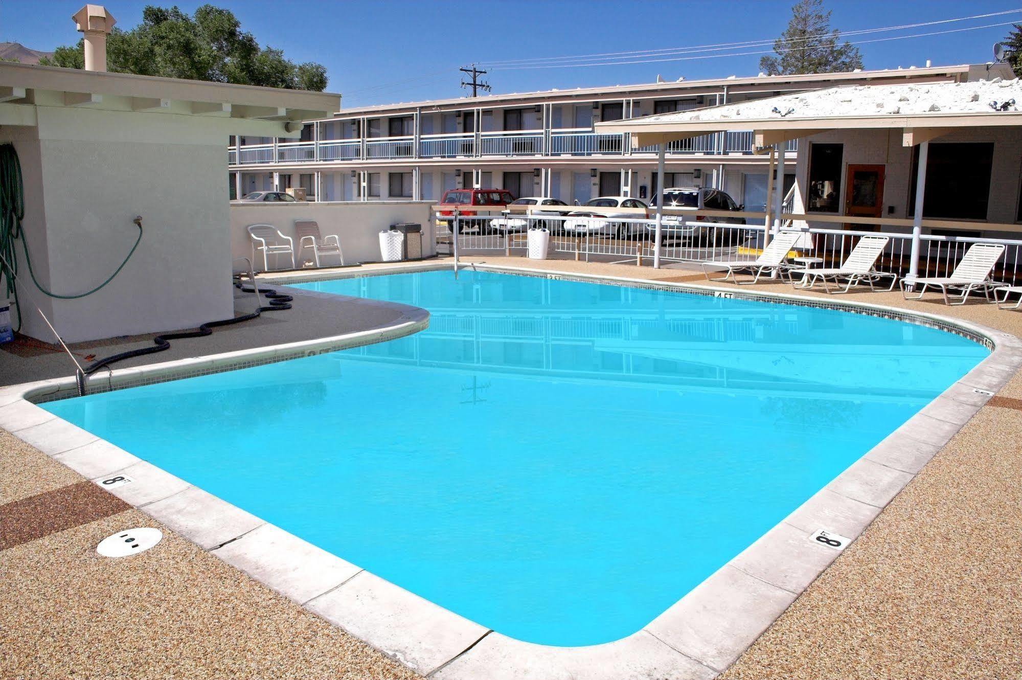 Winnemucca Holiday Motel エクステリア 写真